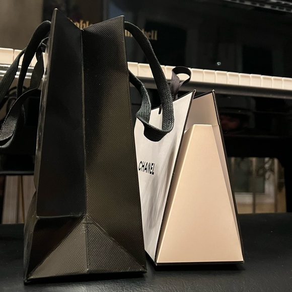 Tom Ford / Chanel 2 Pc. bundle Shopping Bags - Picture 3 of 6